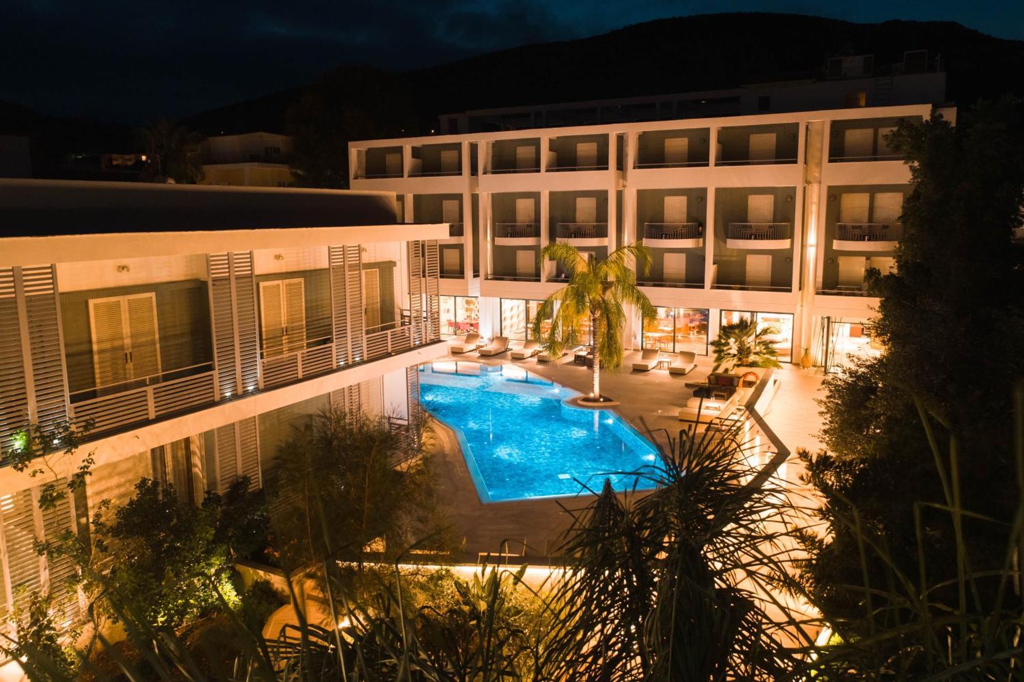 Flisvos Royal Hotel & Suites تولو المظهر الخارجي الصورة