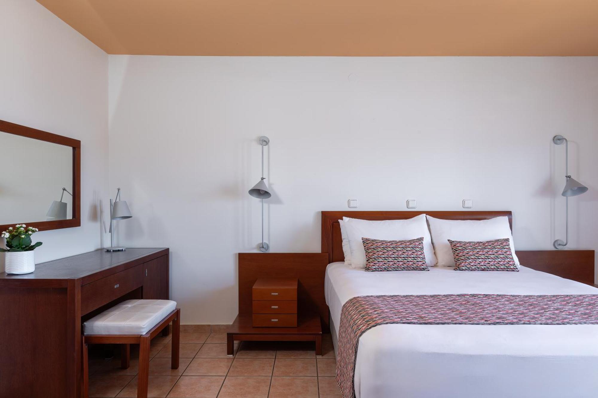 Flisvos Royal Hotel & Suites تولو المظهر الخارجي الصورة