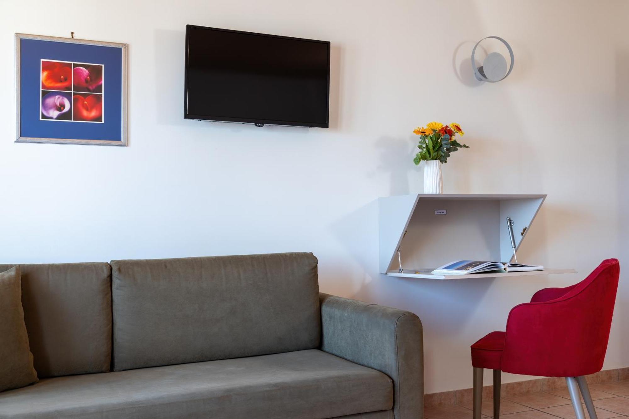 Flisvos Royal Hotel & Suites تولو المظهر الخارجي الصورة