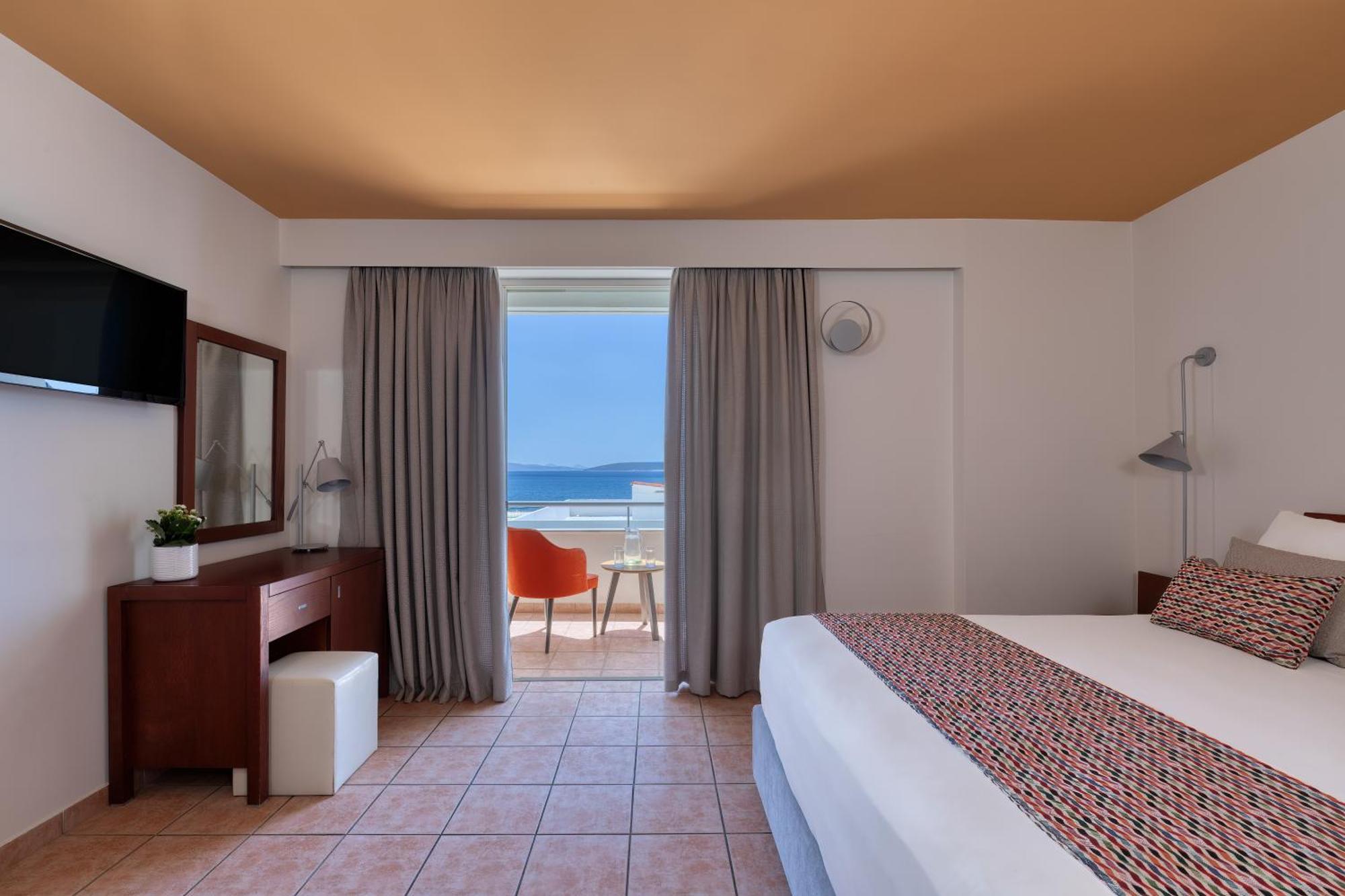 Flisvos Royal Hotel & Suites تولو المظهر الخارجي الصورة